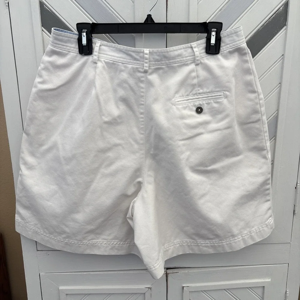 Liz Claiborne Lizsport Women's‎ Petite 16 White Pleated Boyfriend Shorts